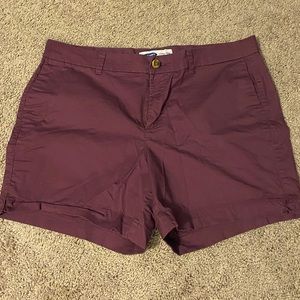 Old navy women’s chino shorts